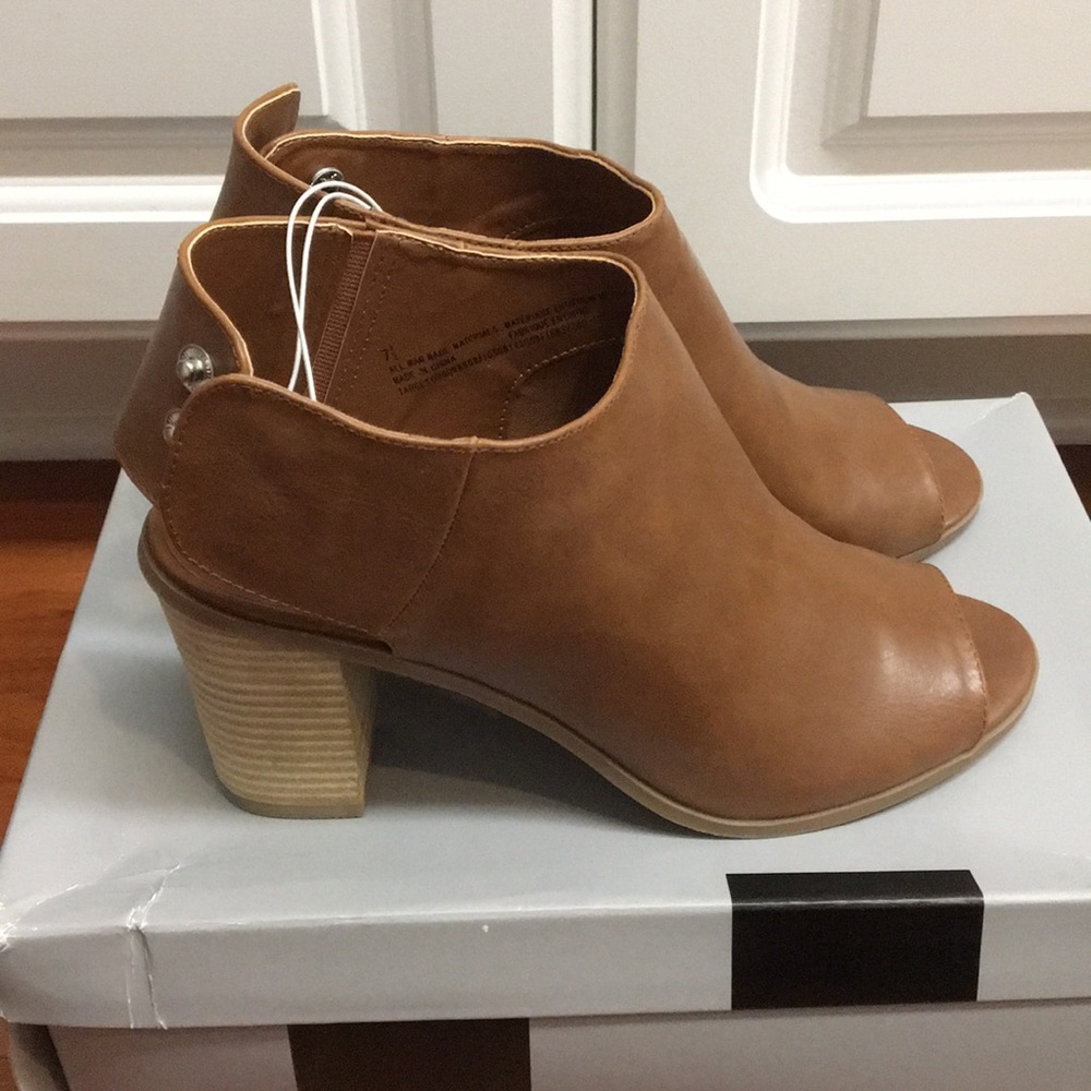 Mossimo Kacie Sandal NWOT